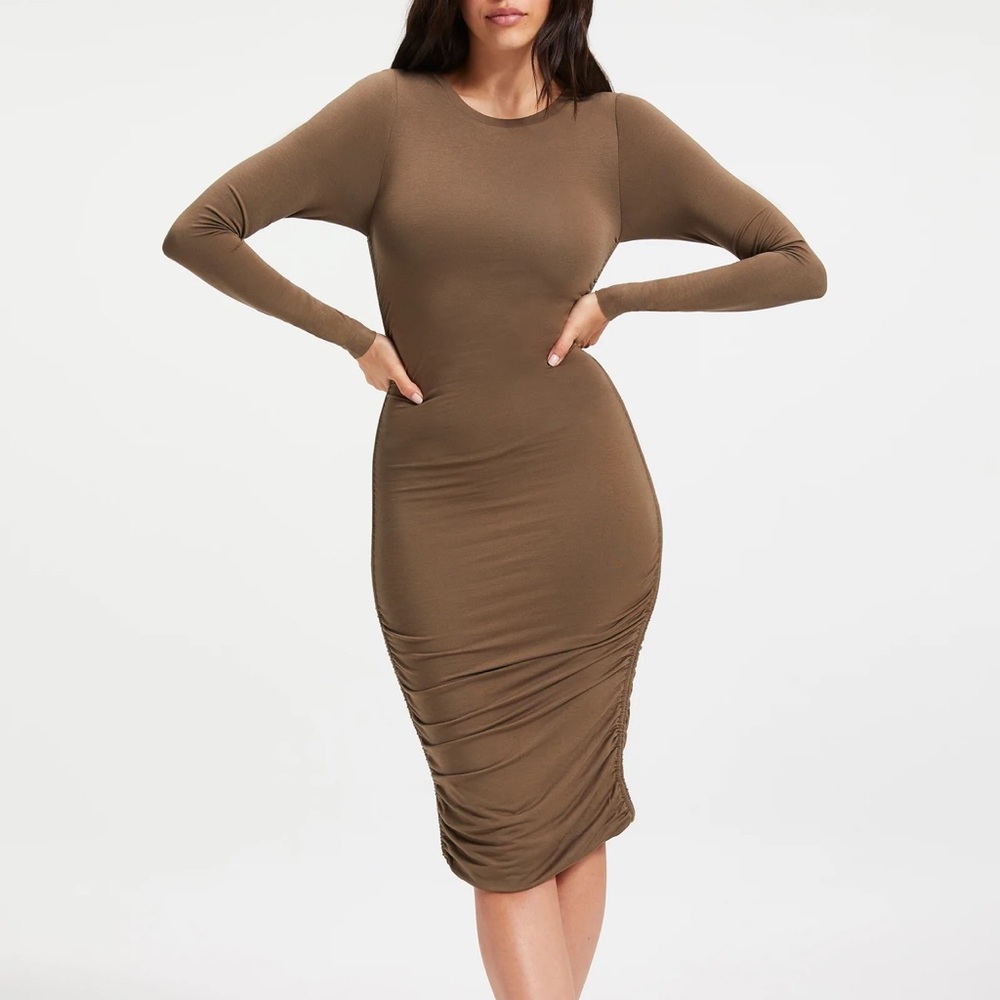 Good American - GOOD TOUCH LONG SLEEVE MAXI- color:fog001